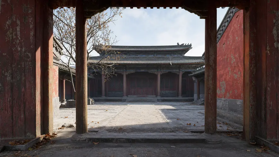 @创建图片 古代皇宫的冷宫内，四合院环境，白天，寂静的氛围。国漫3D动画场景图，UE5渲染，空镜头，广角镜头。电影级光照，通透的环境光