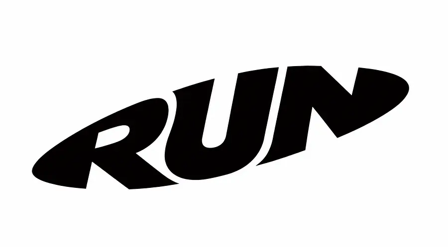 RUN字母做成这个形状，有设计感美感，贴合轮廓,字母有一定粗度